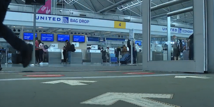 Oluje u Čikagu prizemljile avione, novi talas nevremena stiže već popodne