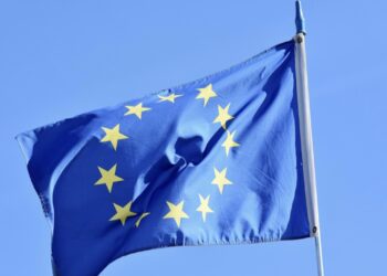 EU ukida carine na industrijsku robu iz SAD u zamenu za manje carine na automobile