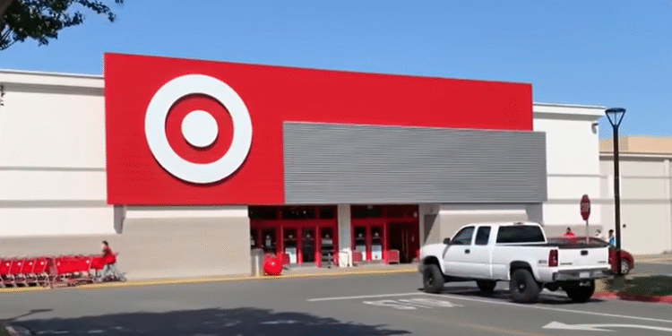 Target pod lupom: Otkazi u Čikagu zbog “rupa” u medicinskom programu?