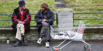 Ovaj grad u Ilinoisu uvodi kazne i zatvor za beskućnike: Spavanje na javnim mestima sada kažnjivo