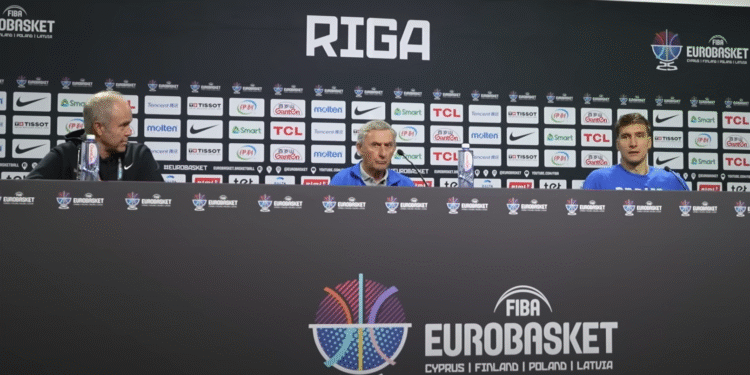 Pešić: Nismo najbolji na svetu, ali hoćemo da obradujemo narod