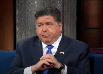 Pritzker izazvao buru: Potpisao 266 zakona, ali i vetom zaustavio ključni predlog trezora