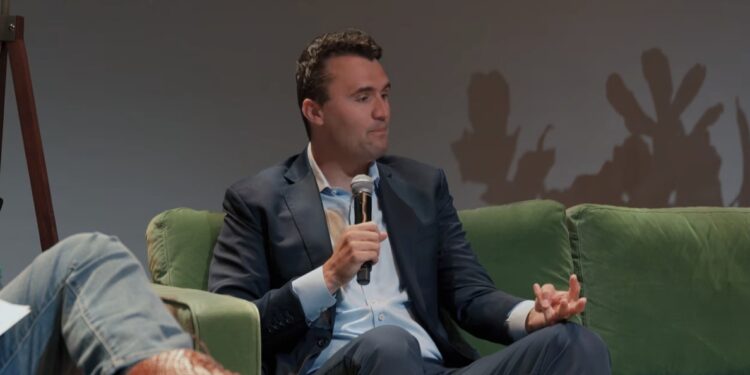 Dve peticije podelile Wheeling High School oko sećanja na Charlieja Kirka