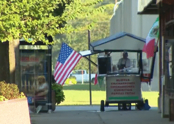 Strah na ulicama Čikaga: Ulični prodavci beže od ICE racija dok zajednica prikuplja pomoć