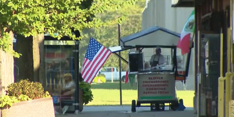 Strah na ulicama Čikaga: Ulični prodavci beže od ICE racija dok zajednica prikuplja pomoć