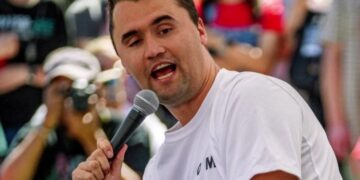 zastave na pola koplja