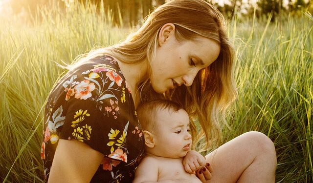 Pet navika koje grade neuništivo poverenje dece u roditelje – broj četiri menja sve