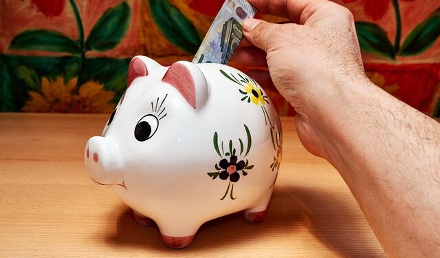 Rekordna štednja u Crnoj Gori: Građani drže više od 2 milijarde evra u bankama