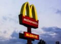 McDonald’s spušta cene – da li će i drugi lanci brze hrane slediti ovaj potez?