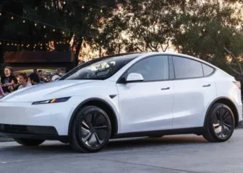 Tesla iznenadila automobilsku industriju: Novi Model Y najjeftiniji do sada – pogledajte šta sve nudi