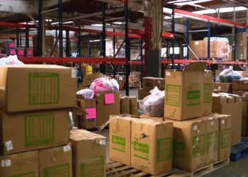 Strah od imigracionih racija paralisao Little Village: Crkva deli hranu i pomoć porodicama koje se boje da izađu iz kuće