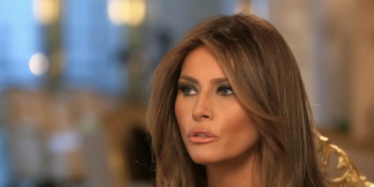 Melania Trump planira da ozbiljno zaradi na Božiću: Lansirala Kolekciju 250 – evo šta se krije iza svega