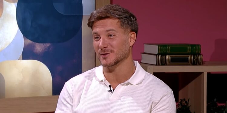 Sašu Kovačevića vratili sa aerodroma: Pevač otkrio zbog čega je izbio problem