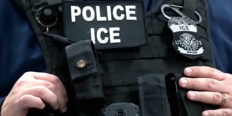 Otac uhapšen pred ćerkom koja se bori sa rakom — građani Čikaga uče kako da se zaštite od ICE agenata