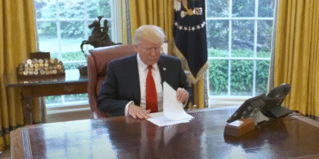 Trump-u raste nepopularnost: Novo istraživanje otkriva ko mu okreće leđa i zašto