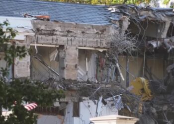 East Wing Bele kuće