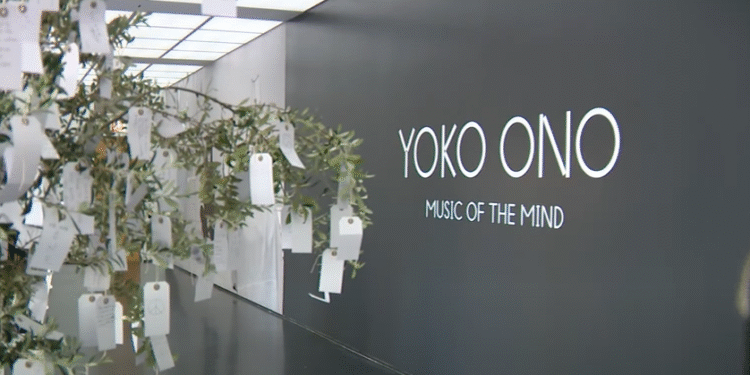 Legendarna Yoko Ono donela umetnost uma u Čikago: Izložba koja pomera granice stvarnosti