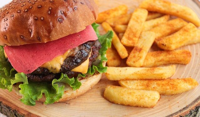 Kuma’s Corner u Čikagu među 50 najboljih burger restorana u SAD