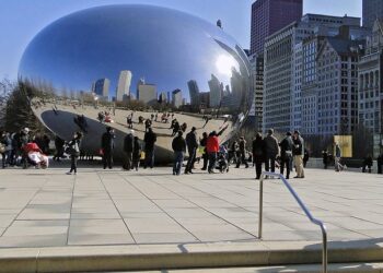 Sunčani ponedeljak pred kišnu noć: Čikago čeka nagla promena vremena