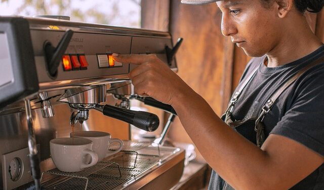 “Everyone is welcome, except I.C.E.” – kafići i restorani u Čikagu poručuju federalnim agentima da nisu dobrodošli