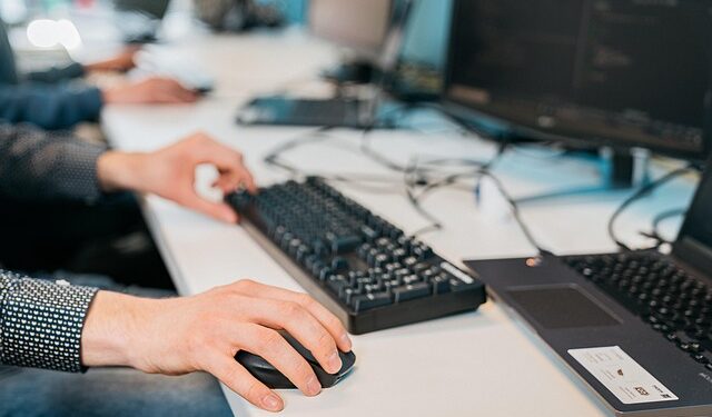 Novi javni panel otkriva dramatičan porast zahteva za pravnu pomoć imigrantima u Čikagu