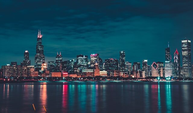 Čikago tuži Trump-ovu administraciju: Grad brani milione USD pomoći i pravo na inkluziju