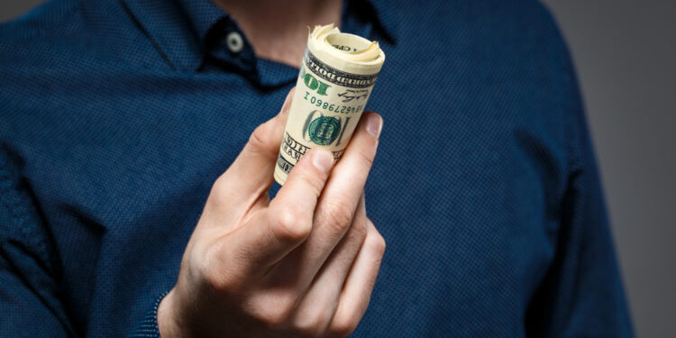 Amerikanci duguju rekordnih $18,6 biliona – mladi najviše pod pritiskom dugova