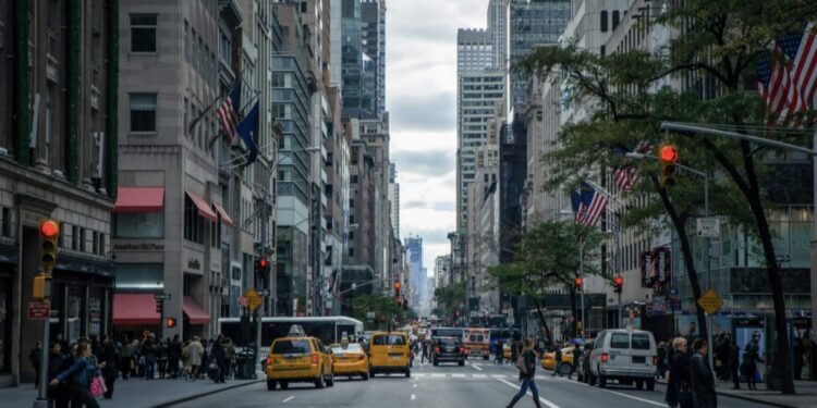 Trump ukida pomoć: Guvernerka Njujorka proglasila vanredno stanje zbog nestanka bonova za hranu