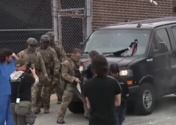 Oštar izveštaj o operaciji „Midway Blitz“: Sumnja u navode DHS-a, demonstranti ponovo na ulicama