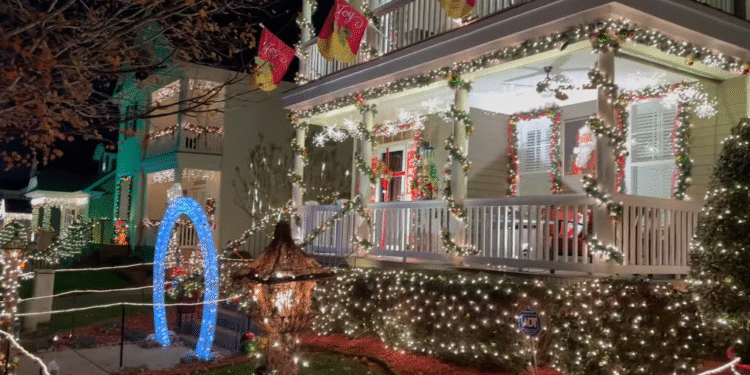 Božićno čudo u Severnoj Karolini: McAdenville se pretvara u “Christmas Town U.S.A.” i oduzima dah posetiocima