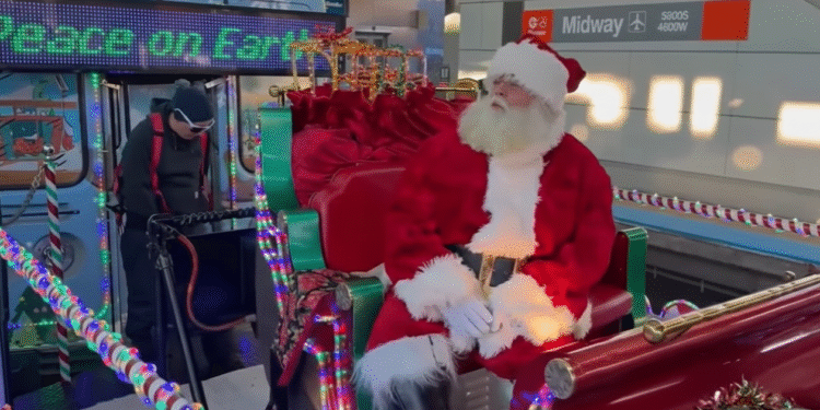 Stiže praznična čarolija: CTA Holiday Train ponovo oduševljava Čikago