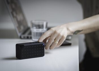 Windows 11 uvodi opciju koju su korisnici dugo čekali – deljenje zvuka na dva Bluetooth uređaja istovremeno