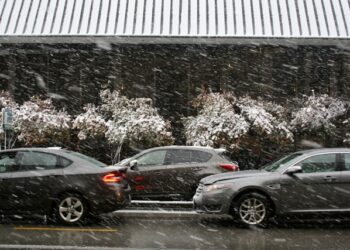 Zimsko nevreme pogodilo Čikago: Sneg, vetar i temperature ispod nule