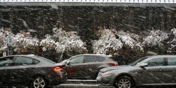 Zimsko nevreme pogodilo Čikago: Sneg, vetar i temperature ispod nule