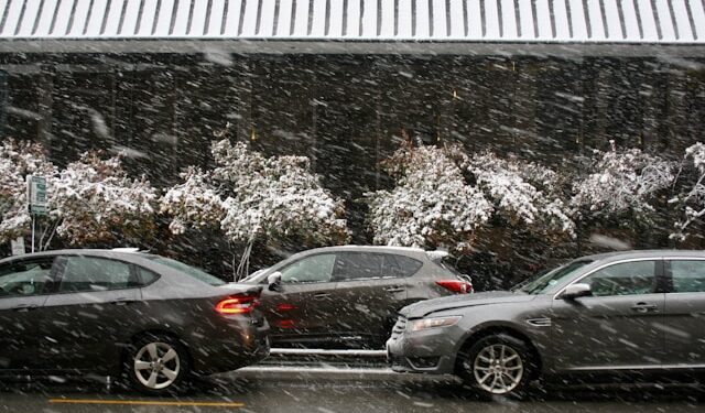 Zimsko nevreme pogodilo Čikago: Sneg, vetar i temperature ispod nule