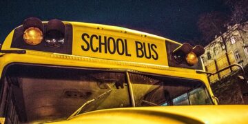 Sudar tri školska autobusa, povređeno više od 30 učenika!