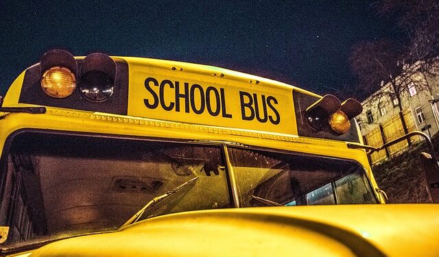 Sudar tri školska autobusa, povređeno više od 30 učenika!