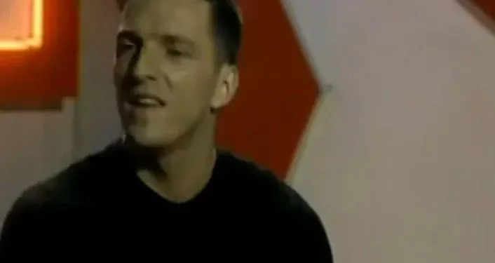 Proslavio se hitom „Tebi moja mazo“ pa nestao, evo gde je danas Srđan M koji je žario i palio estradom