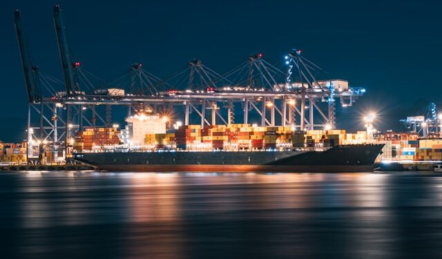 Kina i SAD popuštaju tenzije: Ukinute lučke takse za američke brodove