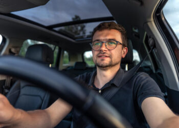 Najštetnije vozačke navike koje uništavaju vaš automobil i prazne novčanik