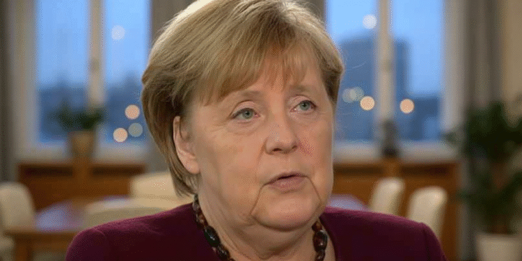 Merkel upozorava: Veštačka inteligencija može zapaliti novi veliki sukob između SAD i Evrope