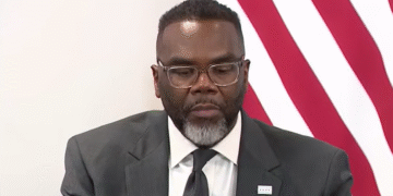 Johnson menja plan poreza po zaposlenom, Čikago na ivici budžetske blokade