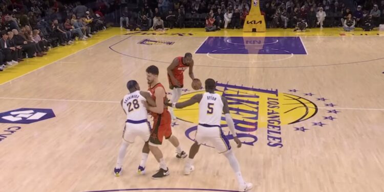 Dončić i Džejms promašivali, Roketsi došli u Los Anđeles bez božićnog poklona