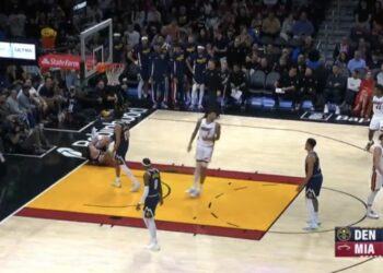 Jokić povredio koleno, Majami ubedljiv protiv Denvera uz odličnu partiju Jovića
