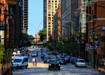 Čikago na vrhu liste najzagušenijih gradova u Americi – vozači godišnje izgube više od 100 sati u kolonama