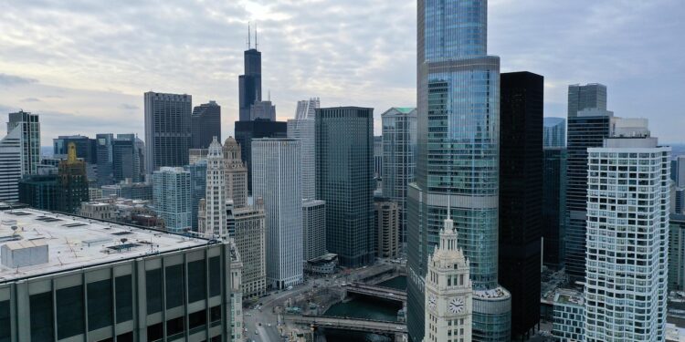 Sivo, maglovito, ali neuobičajeno toplo: Evo kakvo vreme očekuje Čikago na Božić