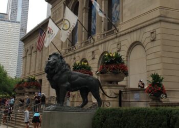 Klasična muzika pod svećama u srcu Čikaga: Candlelight koncerti u Art Institute of Chicago