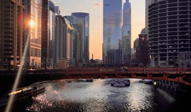 Zašto su četiri ključna mosta u Čikagu zatvorena istovremeno i ko je kriv za kolaps saobraćaja