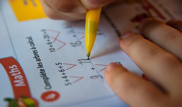 Novi plan u Ilinoisu otkriva zašto deca sve slabije znaju matematiku – i kako država želi to da promeni