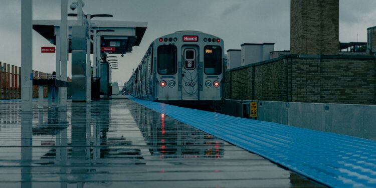 Više policije i K-9 patrola u čikaškom prevozu: CTA pojačava bezbednost pod pritiskom administracije Trump-a